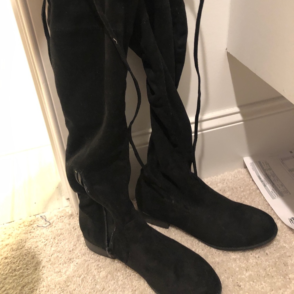Women black suede boots